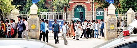 Dress Code on Campus: Necessity or Curb on College Students' Freedom?