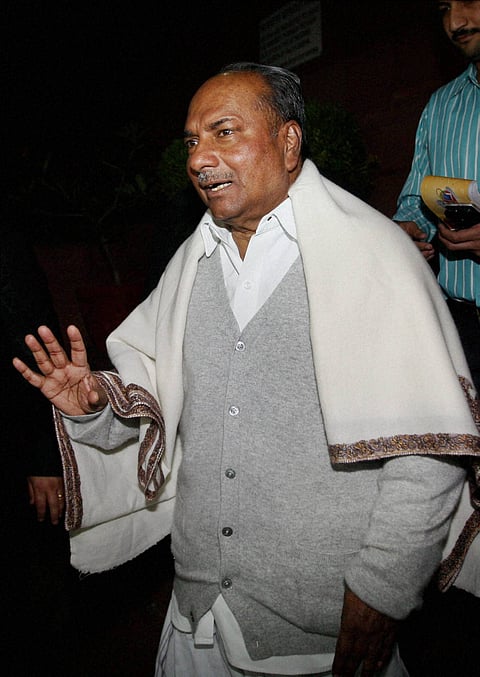 Antony holds meeting with SNC officials