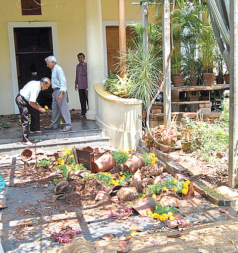 Aurobindo Ashram ransacked, 20 arrested