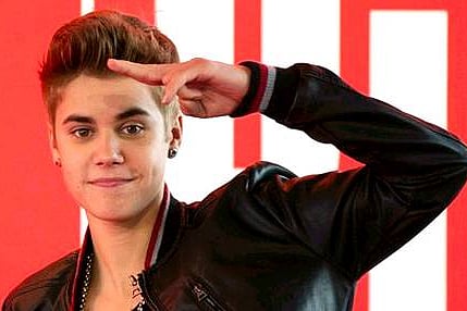 Justin Bieber buys house for father