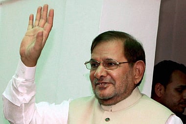 Sharad Yadav arriving tomorrow to decide fate of NDA