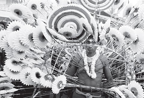 Chandaneswar abuzz with devotees