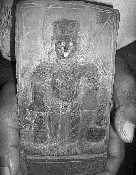 Ancient well, Buddha image unearthed