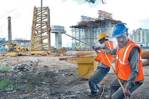 Tin shanties too hot for Metro Rail workers