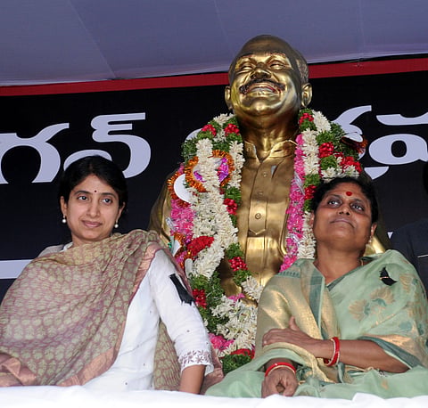 YSR Congress holds dharnas against Jagan's detention