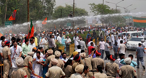 BJP holds protest at India-Pakistan border over Sarabjit's death