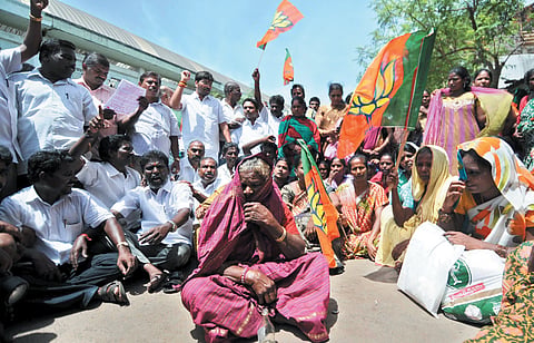 BJP, locals wail for closure of two TASMAC outlets in Mylapore