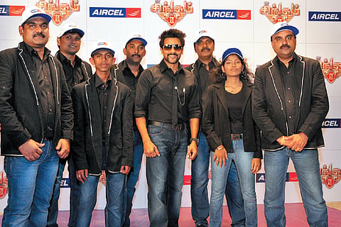 Fans shake a leg with Suriya