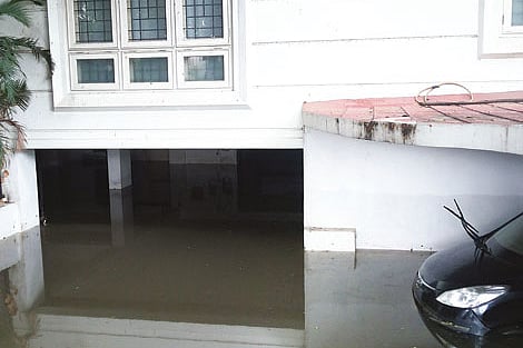 Residents still helpless