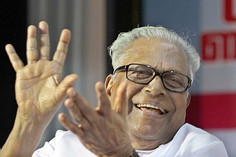 Achuthanandan seeks Chandy's resignation