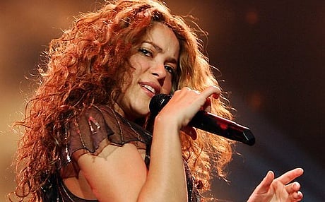 Shakira doesn't need make-up artists