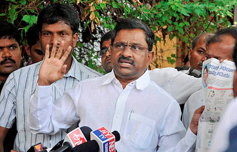 DL Ravindra predicts doom for Congress in polls