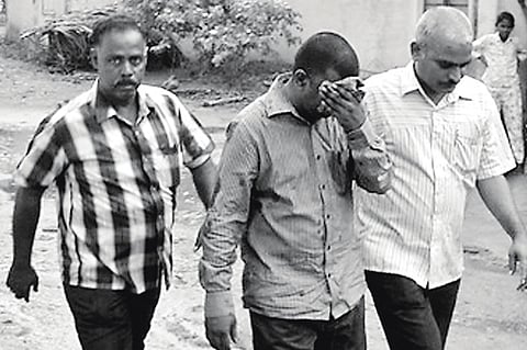 Education official caught taking bribe at Jolarpet