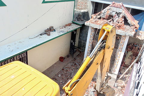Discrimination wall pulled down in Dharmapuri