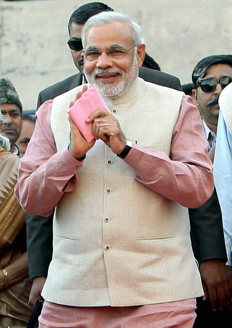 Modi hails Advani's decision to take back his resignation