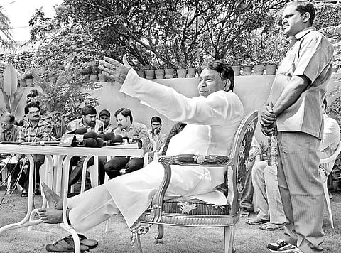Political reasons compelling Congress to bifurcate state: Kavuri