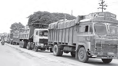Kosal activists stage road blockade for separate state