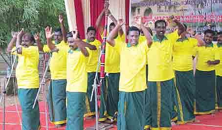'Vanchipattu' reverberates with spirit of Onam