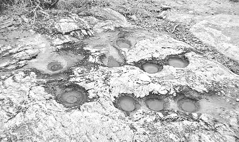 Researcher Finds Stone Age Pallankuzhi 