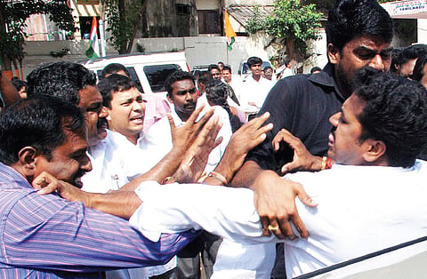 Delhi Congress Wakes Up To Mess in Tamil Nadu