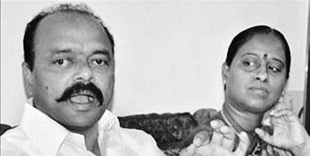 Former Cong Minister, Hubby Join TRS