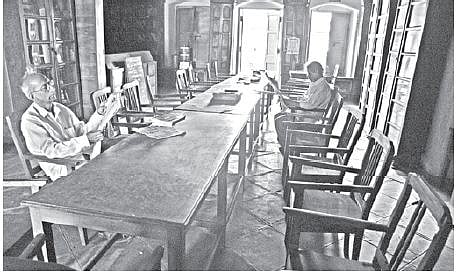 100-yr-old Library Falling Prey to Neglect and Pests