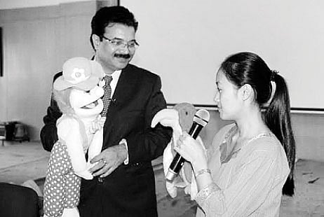 Teaching through the art of puppetry