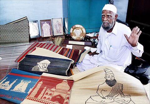 TN Master Weaver Counts on Govt for Reviving Industry