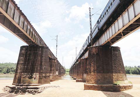 Bridge Over Bharathapuzha a Potential Threat