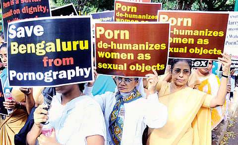 Government Urged to Ban Porn Websites