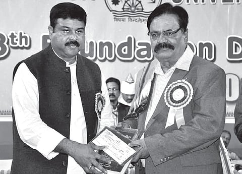 Gangadhar Award Conferred on Poet Soubhagya Misra 