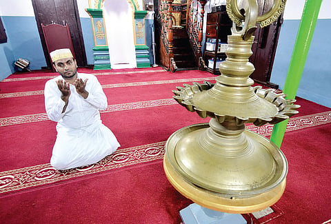 Kerala's Lamp of Communal Comity