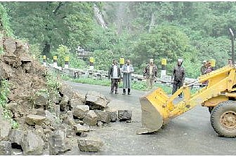 Rains Batter Nilgiris District; Landslides, Uprooted Trees Put Brakes on NMR