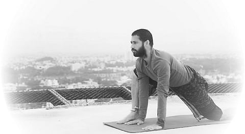 How to practise Ashwa Sanchalanasana