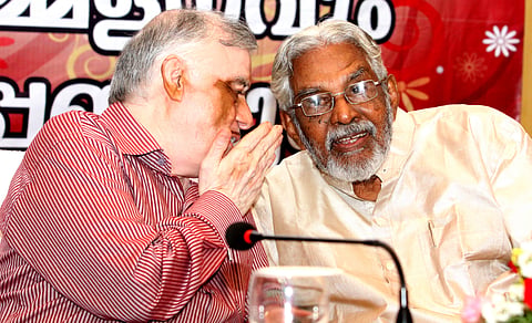 Guptan Nair Award Presented to Puthussery
