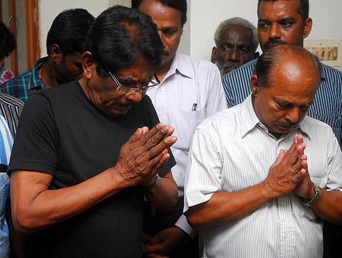 Political Leaders Pay Rich Tributes, Jayakanthan Consigned to Flames