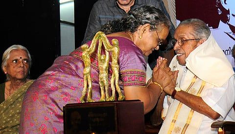 Kadammanitta Award Presented to ONV  