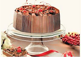 Chill Out with Ice Cream Cakes 