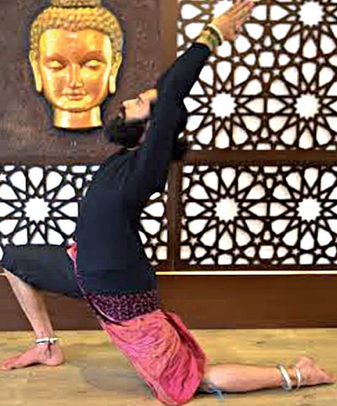Anjaneyasana Variation