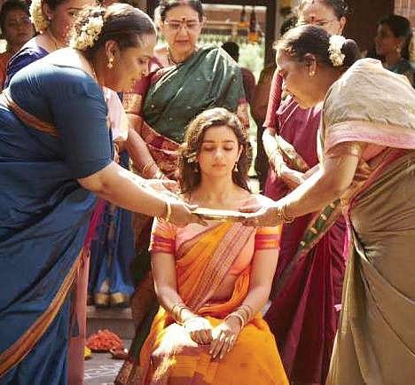 A still from the movie  2 States in which Alia Bhatt plays the role of a Tamil Brahmin