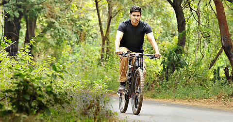 "Ee Vedhava pani chesina kaapataaniki oka bad father unnadu antaaru..alaage maa family ni kaapadataaniki na laaga oka bad son unnadu. Bad ante nee laga kaadu..adhi o rakam!"– Mahesh Babu in Srimanthudu. After back-to-back flops, Mahesh reclaimed suprem