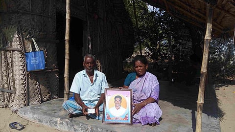 Family members of the deceased fisherman Panneer in front of their thatched hut in Aarkattuthurai fishing hamlet in Nagapattinam district. |S Deepak Karthik/ ENS