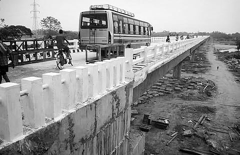 Inauguration given go-by,people start crossing Gumuda