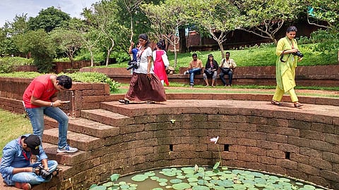 The startup organised a heritage walk in the Old Town area of Bhubaneswar where 23 participants discovered the hidden treasures of the Ekamra Kshetra, from the Mukteswar temple to Ekamravan located near Lingaraj Temple. 