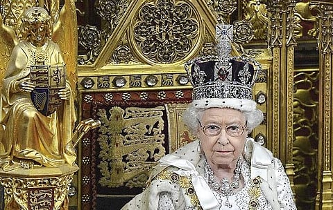 The throne of queen Elizabeth II dons the Kohinoor diamond