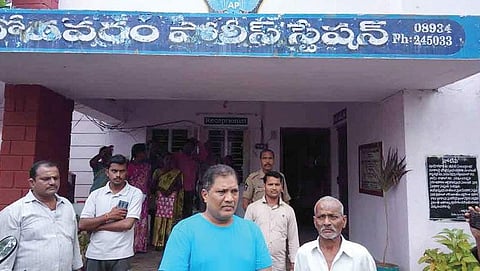 DSP D Ravi Babu, the prime accused in Gedela Raju murder case, arrives at Chodavaram police station in Visakhapatnam on Friday| Express