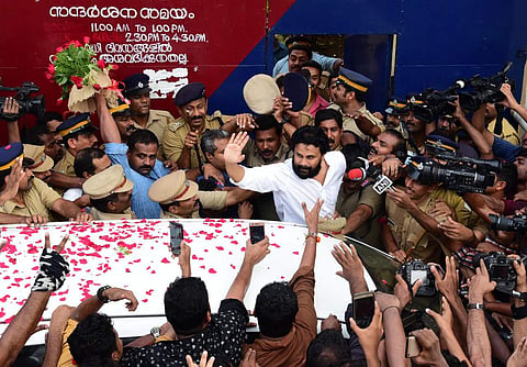 Fans of Dileep cheering for the actor as he makes his way out of the Aluva Sub Jail on bail after 85 days in prison in Kochi. (Albin Mathew | EPS)