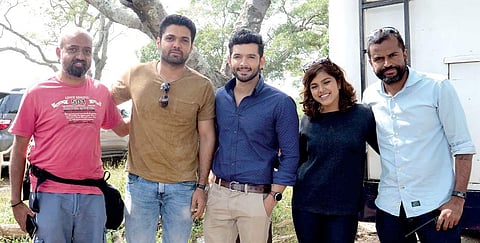 Rakshit Shetty along with director Senna Hegde, Diganth, Pooja Devariya  and Vinod Divakar