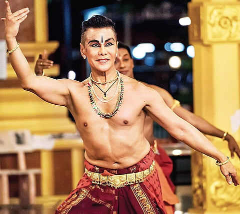 Expressions through his body