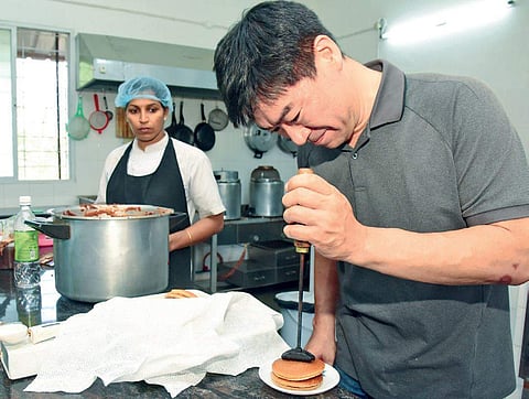 Masahiro Monoi preparing dorayaki cake I Rajesh Shetty Ballalbagh